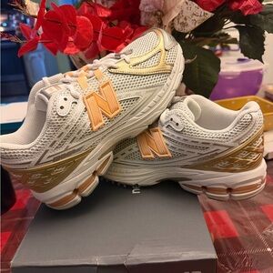 New Balance 1906r sz 8.5 woman or 7 youth new in box $155 plus tax !!!